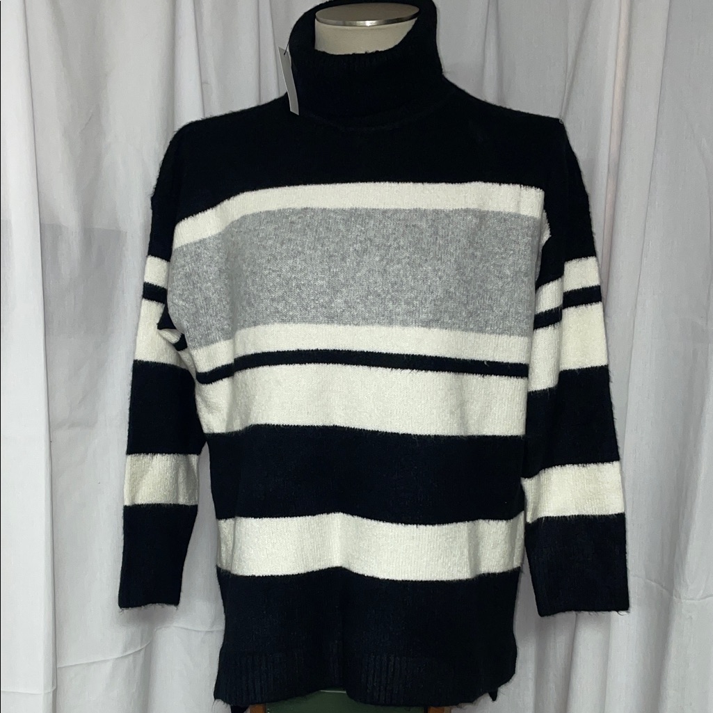 Nwt Talbots Turtle Neck Sweater. Size 1x. Black, White, Gray. High-Low. Hi-Low.